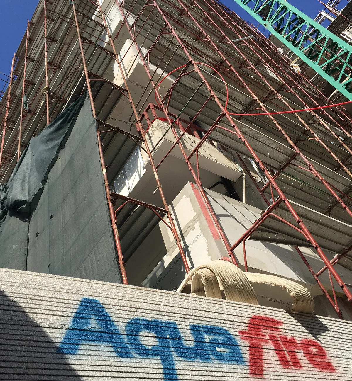 Installation of the AQUAFIRE Fiber-Reinforced Cement Thermal Insulation Panel for Buildings